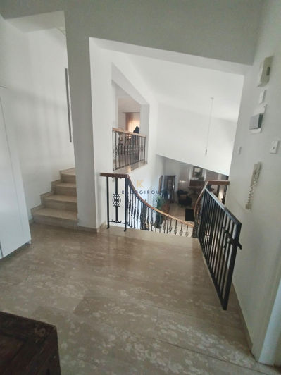 Image No.12-4 Bed House for sale