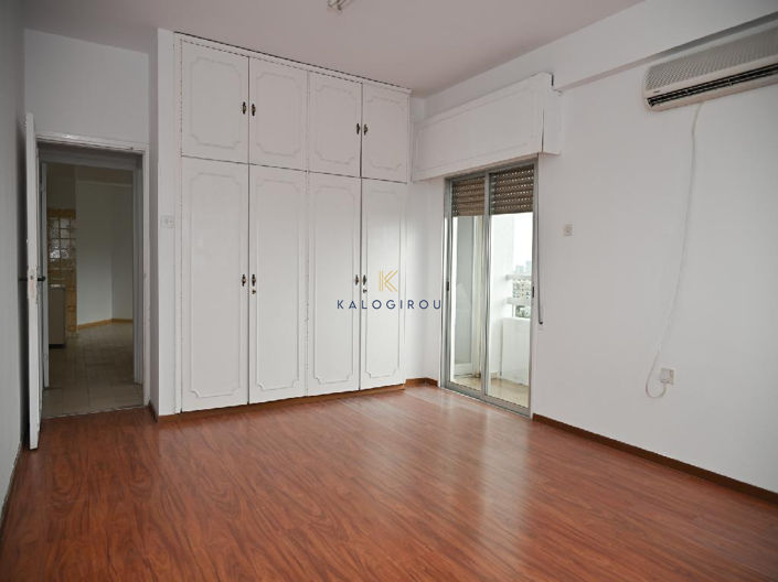 Image No.11-9 Bed Apartment for sale