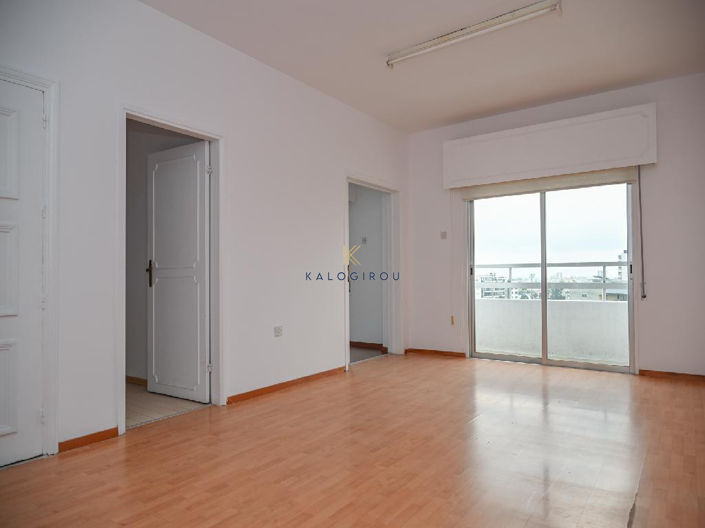 Image No.3-9 Bed Apartment for sale