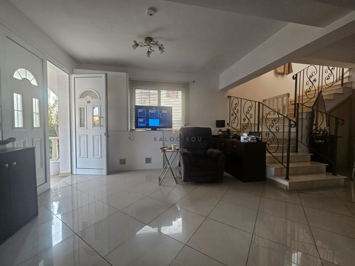 Image No.10-3 Bed House for sale