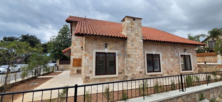 Image No.14-4 Bed House for sale
