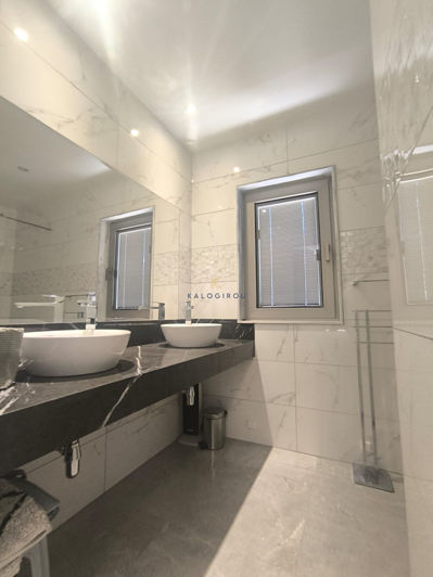 Image No.17-3 Bed House for sale