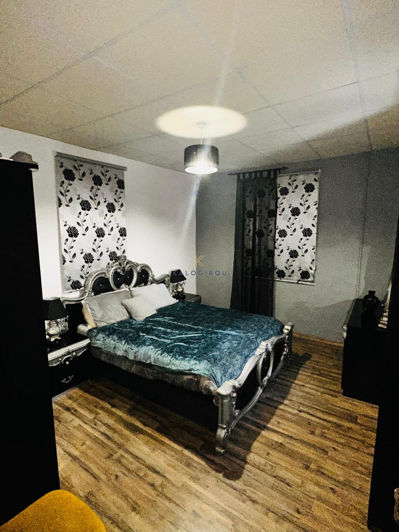 Image No.6-5 Bed House for sale