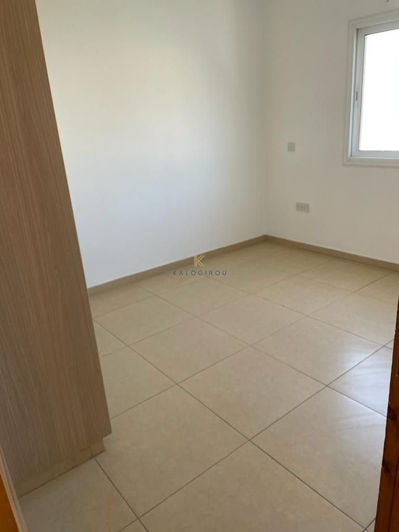 Image No.12-12 Bed Property for sale
