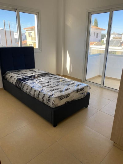 Image No.18-12 Bed Property for sale