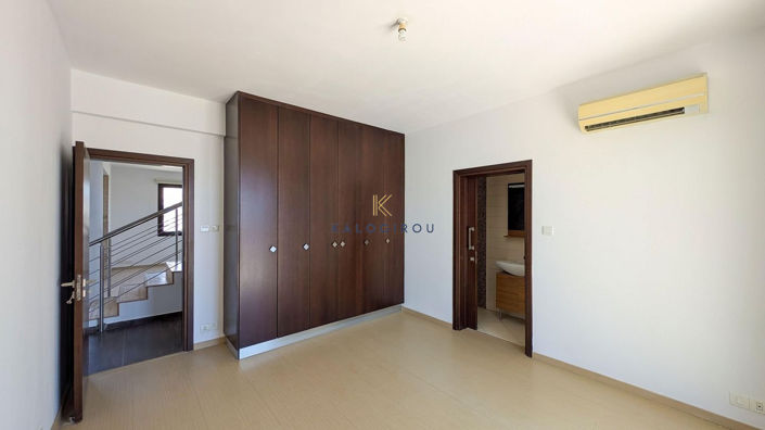 Image No.21-3 Bed House for sale