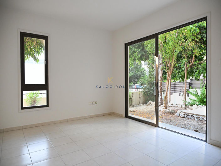 Image No.3-2 Bed House for sale