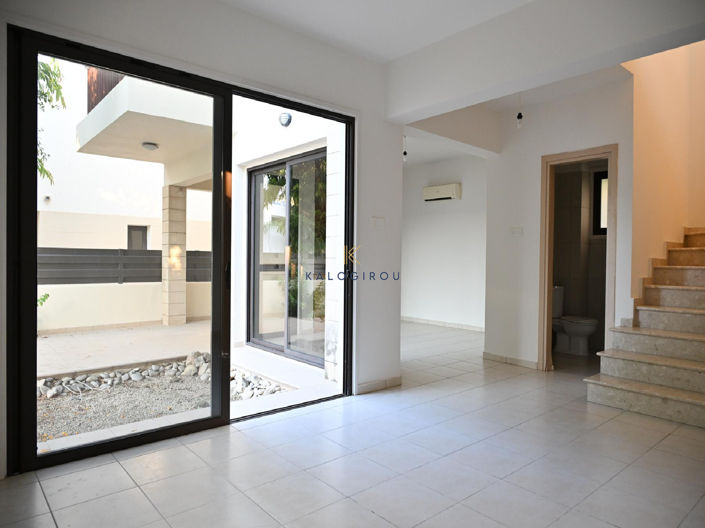 Image No.4-2 Bed House for sale