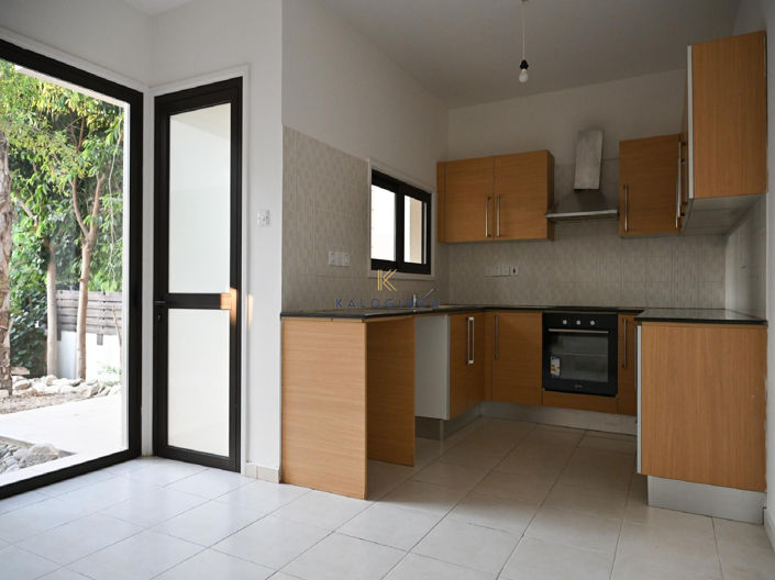 Image No.5-2 Bed House for sale