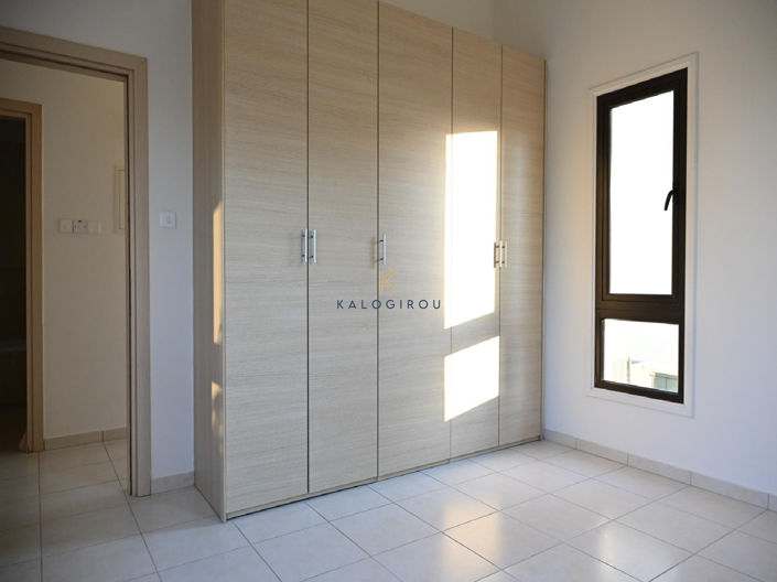 Image No.8-2 Bed House for sale