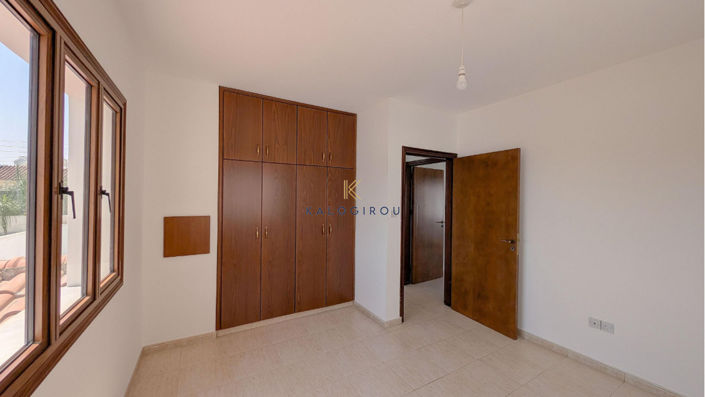 Image No.10-4 Bed House for sale