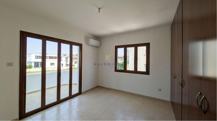Image No.16-4 Bed House for sale