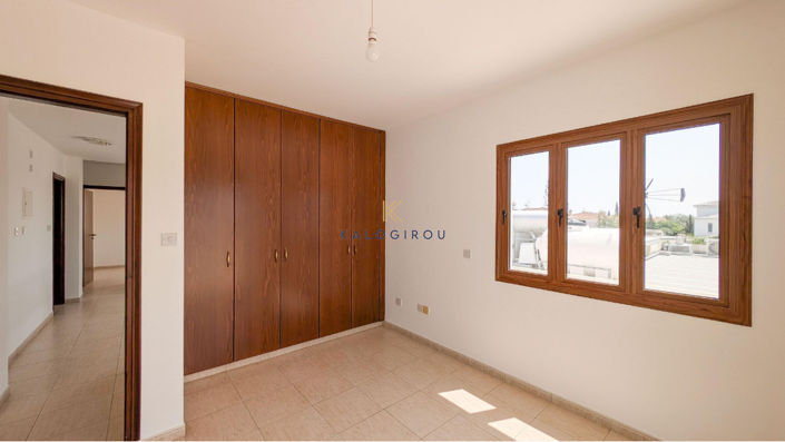 Image No.18-4 Bed House for sale