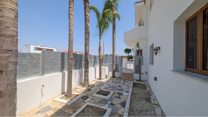 Image No.19-4 Bed House for sale