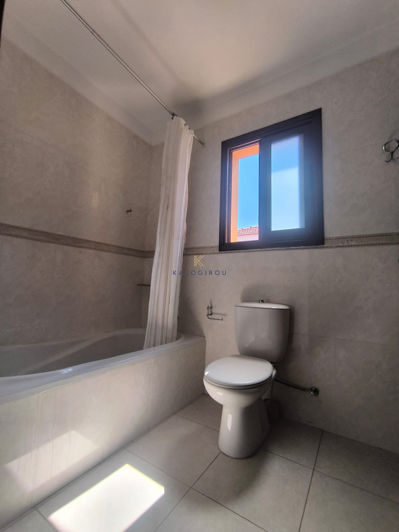 Image No.19-4 Bed House for sale