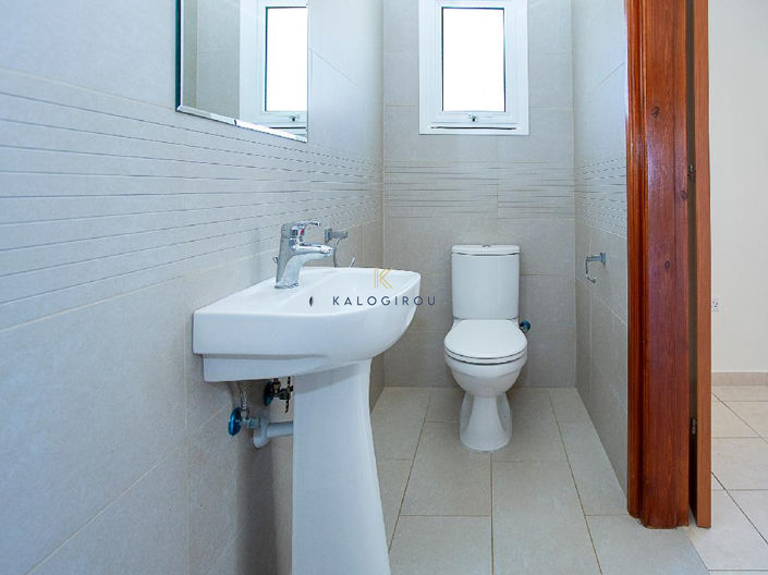 Image No.6-3 Bed House for sale