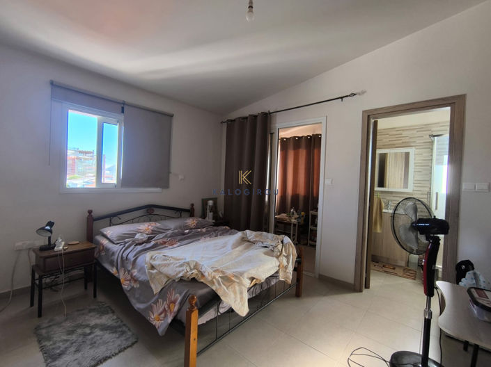 Image No.12-3 Bed House for sale