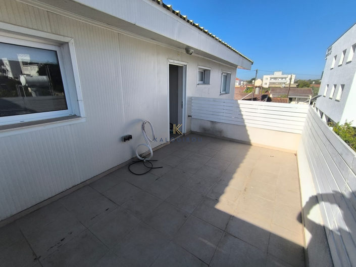 Image No.17-3 Bed House for sale