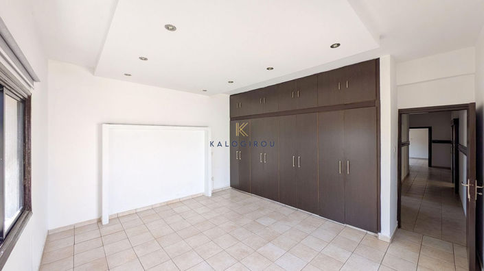 Image No.19-3 Bed House for sale