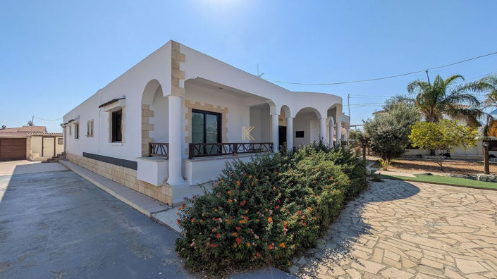 Image No.6-3 Bed House for sale