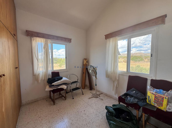 Image No.10-3 Bed House for sale