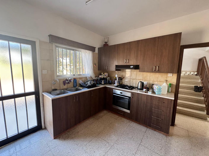 Image No.8-3 Bed House for sale