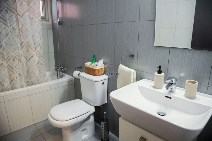 Image No.16-14 Bed Property for sale