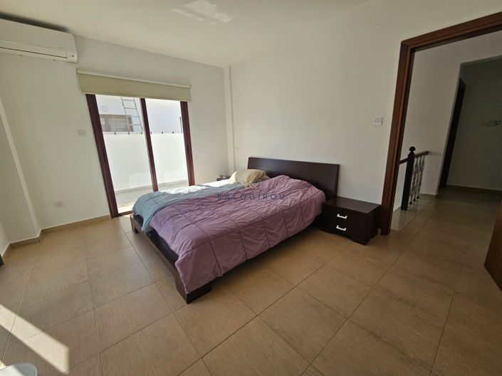 Image No.12-5 Bed House for sale