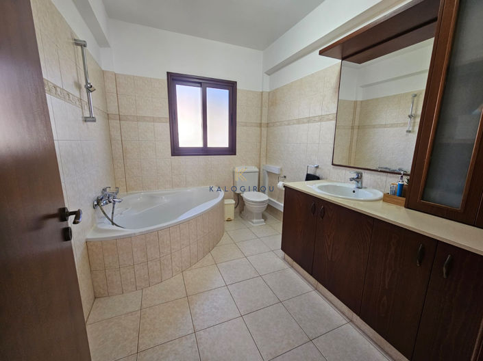 Image No.14-5 Bed House for sale