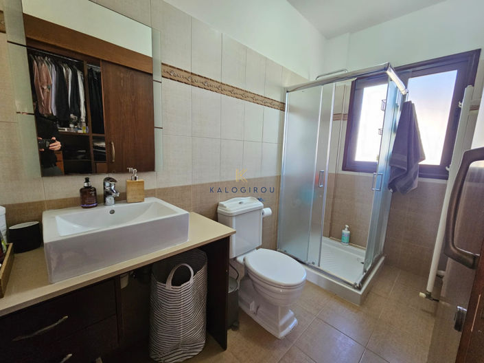 Image No.16-5 Bed House for sale