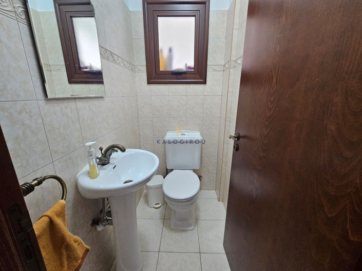 Image No.17-5 Bed House for sale