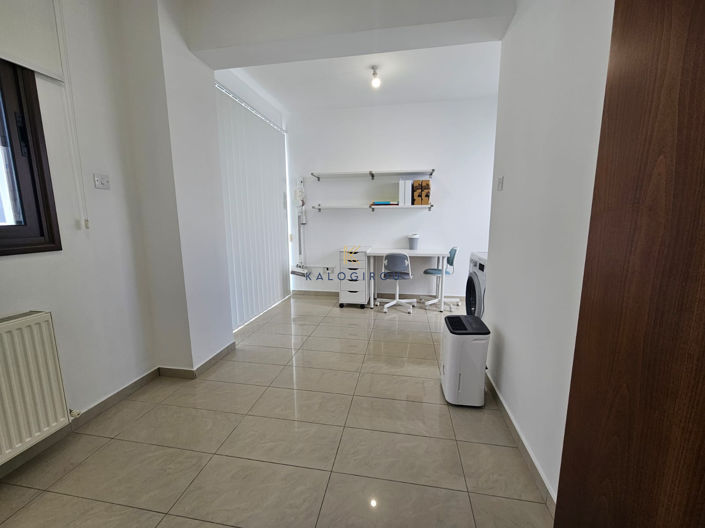 Image No.20-5 Bed House for sale