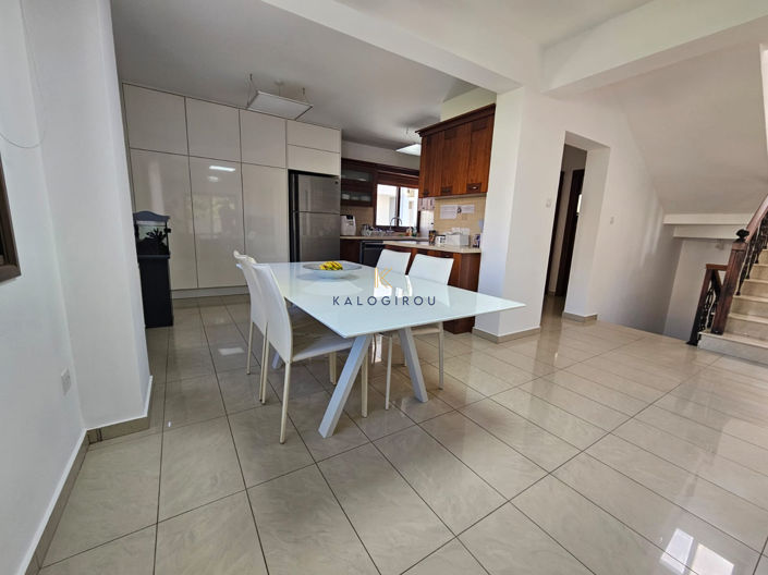 Image No.4-5 Bed House for sale