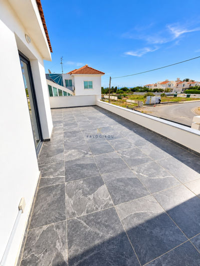 Image No.18-3 Bed House for sale