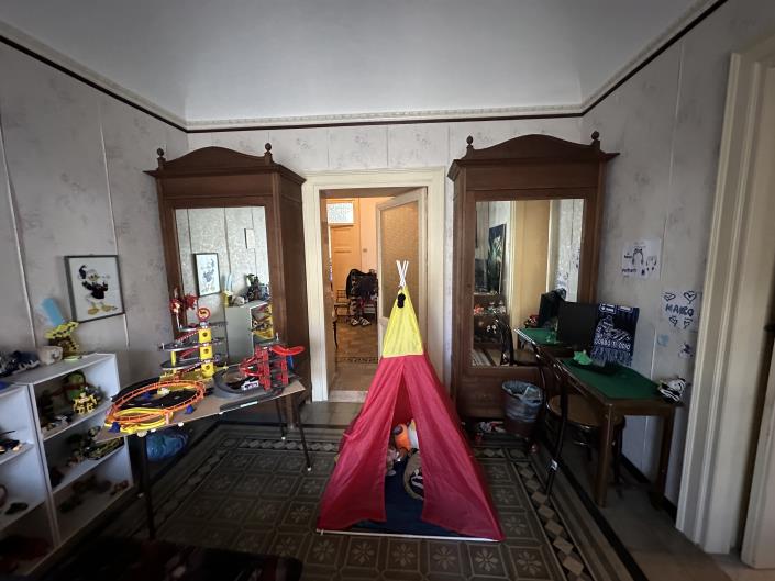 Image No.22-5 Bed Semi-Detached for sale