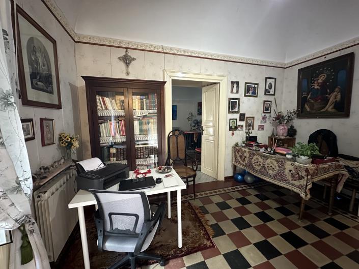 Image No.24-5 Bed Semi-Detached for sale