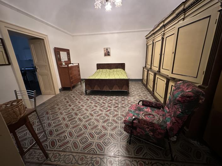 Image No.14-5 Bed Semi-Detached for sale