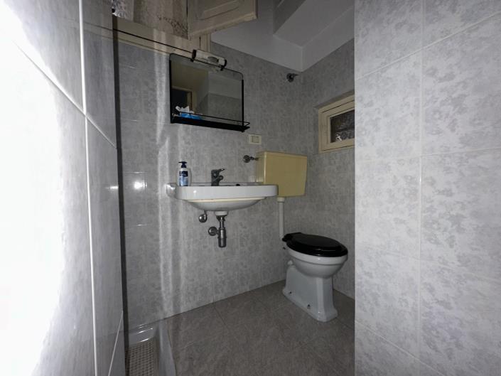 Image No.38-5 Bed Semi-Detached for sale