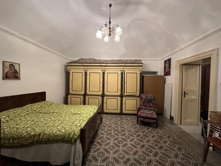 Image No.15-5 Bed Semi-Detached for sale