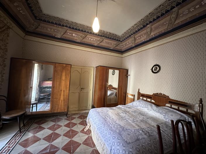 Image No.18-5 Bed Semi-Detached for sale