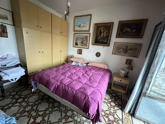 Image No.19-3 Bed Property for sale