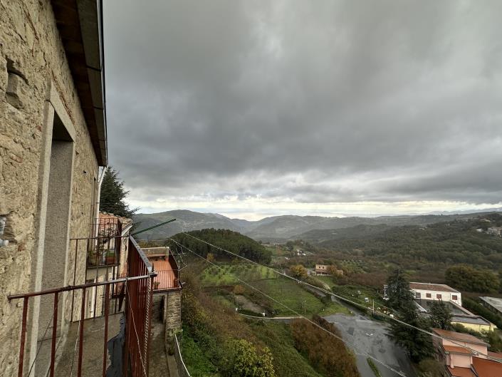 Image No.20-3 Bed Property for sale