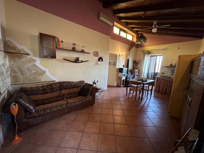 Image No.18-6 Bed Semi-Detached for sale