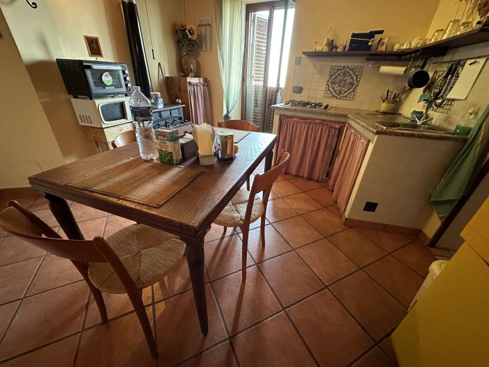 Image No.19-6 Bed Semi-Detached for sale