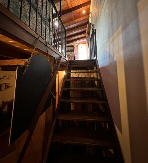 Image No.25-6 Bed Semi-Detached for sale