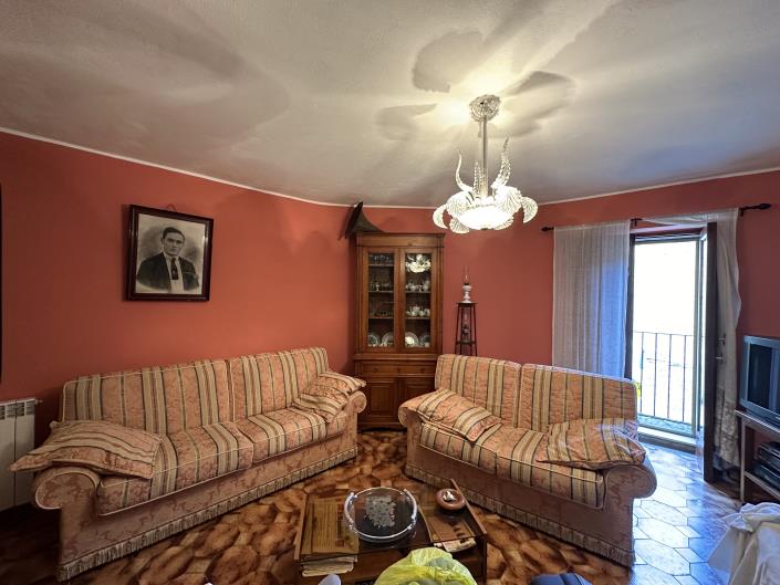 Image No.3-2 Bed Semi-Detached for sale