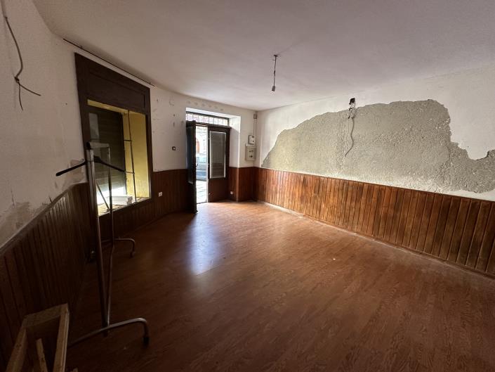 Image No.24-2 Bed Semi-Detached for sale