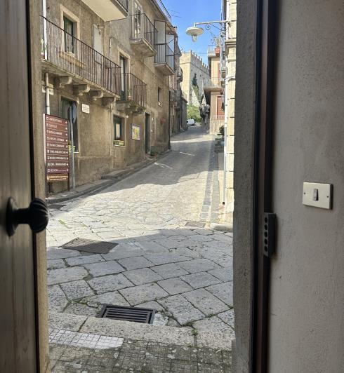 Image No.2-2 Bed Semi-Detached for sale