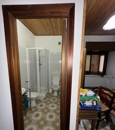 Image No.24-6 Bed House for sale