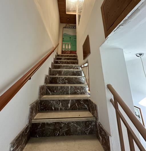 Image No.26-6 Bed House for sale